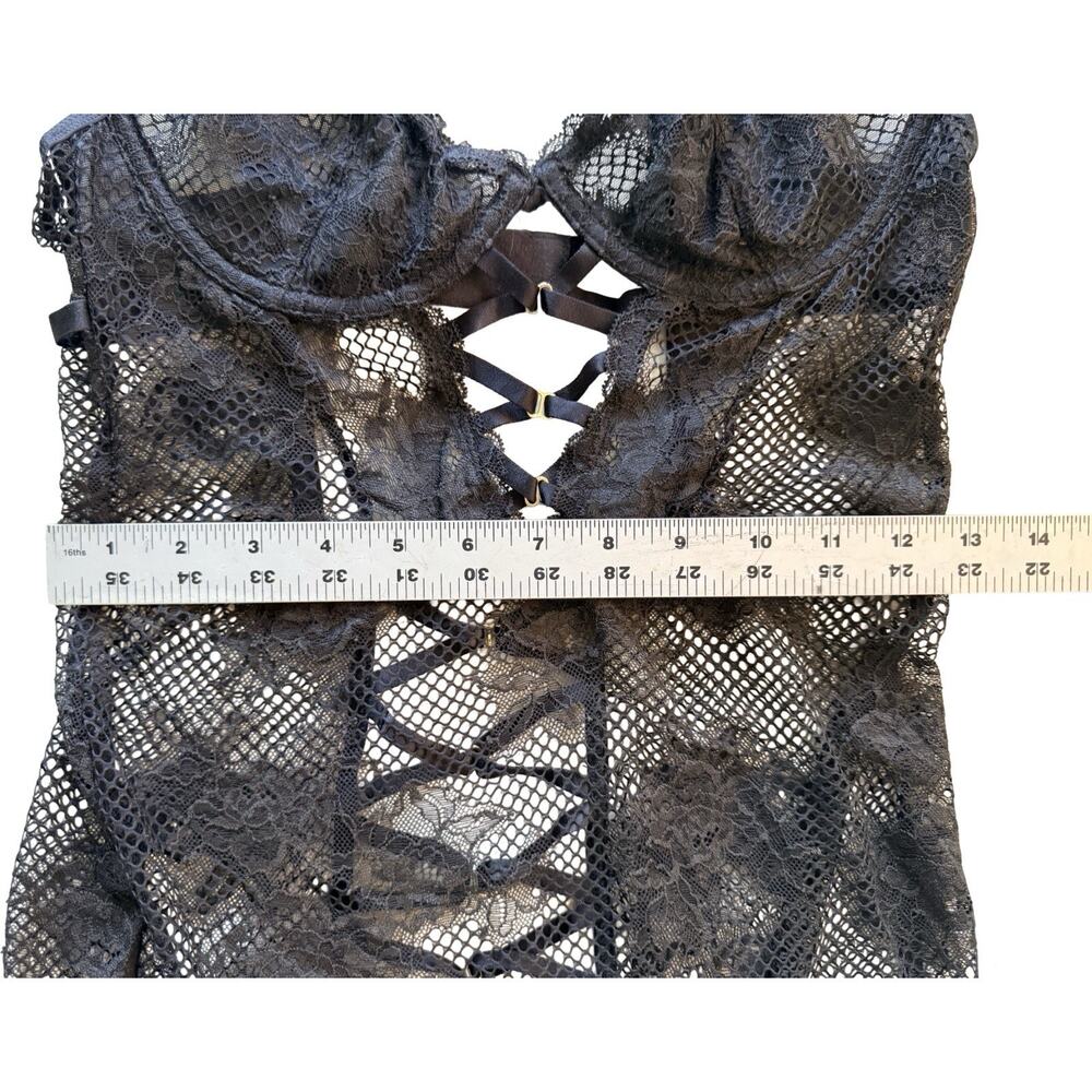Victoria's Secret Black Lace Fishnet Corset Chemise Garter Lace Up Back Size M - Picture 12 of 14